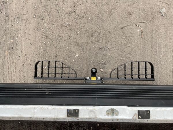 Universal double anti-slip step for commercial vehicles - Image 12