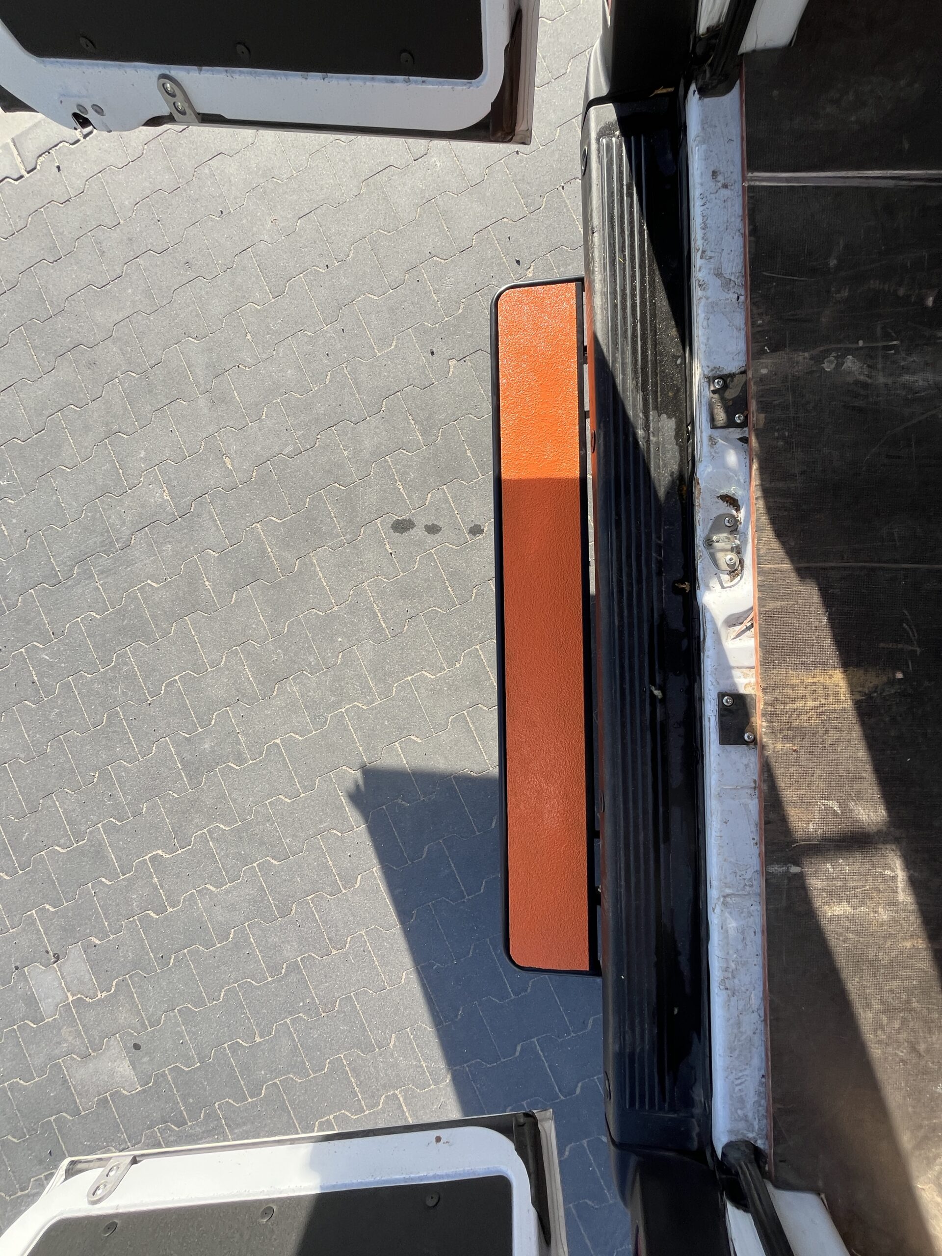 MasterSTEP S1 - Metall-Hecktrittstufe für Toyota Proace Max - Anti-Rutsch-Matte - Image 4