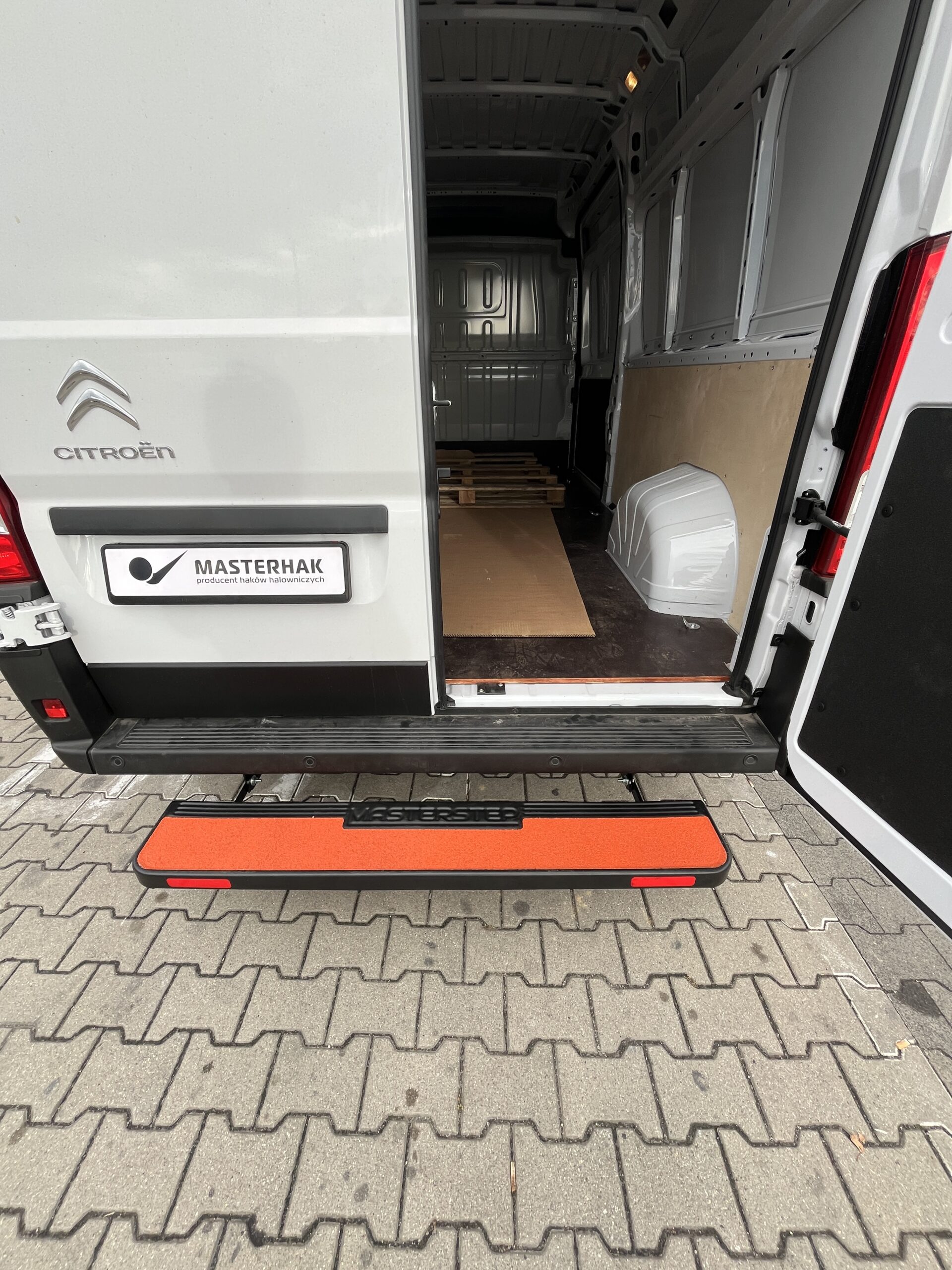 MasterSTEP T1 - Rear Step for Peugeot Boxer - Anti-Slip Surface - Image 6