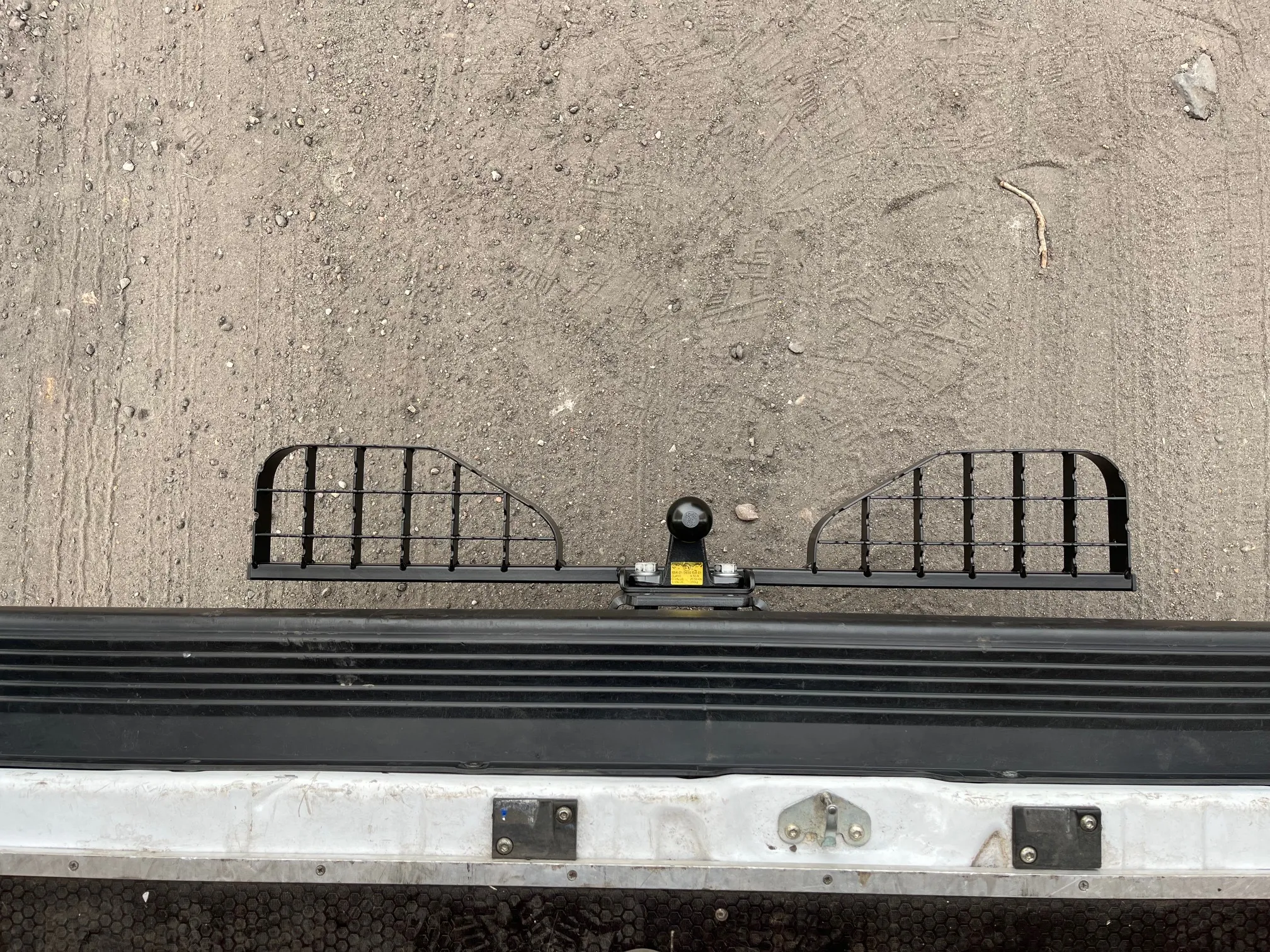 Double Towbar Step M16 - Rear Step for Van, Bus and Camper, 2-Bolt Flange - Image 10