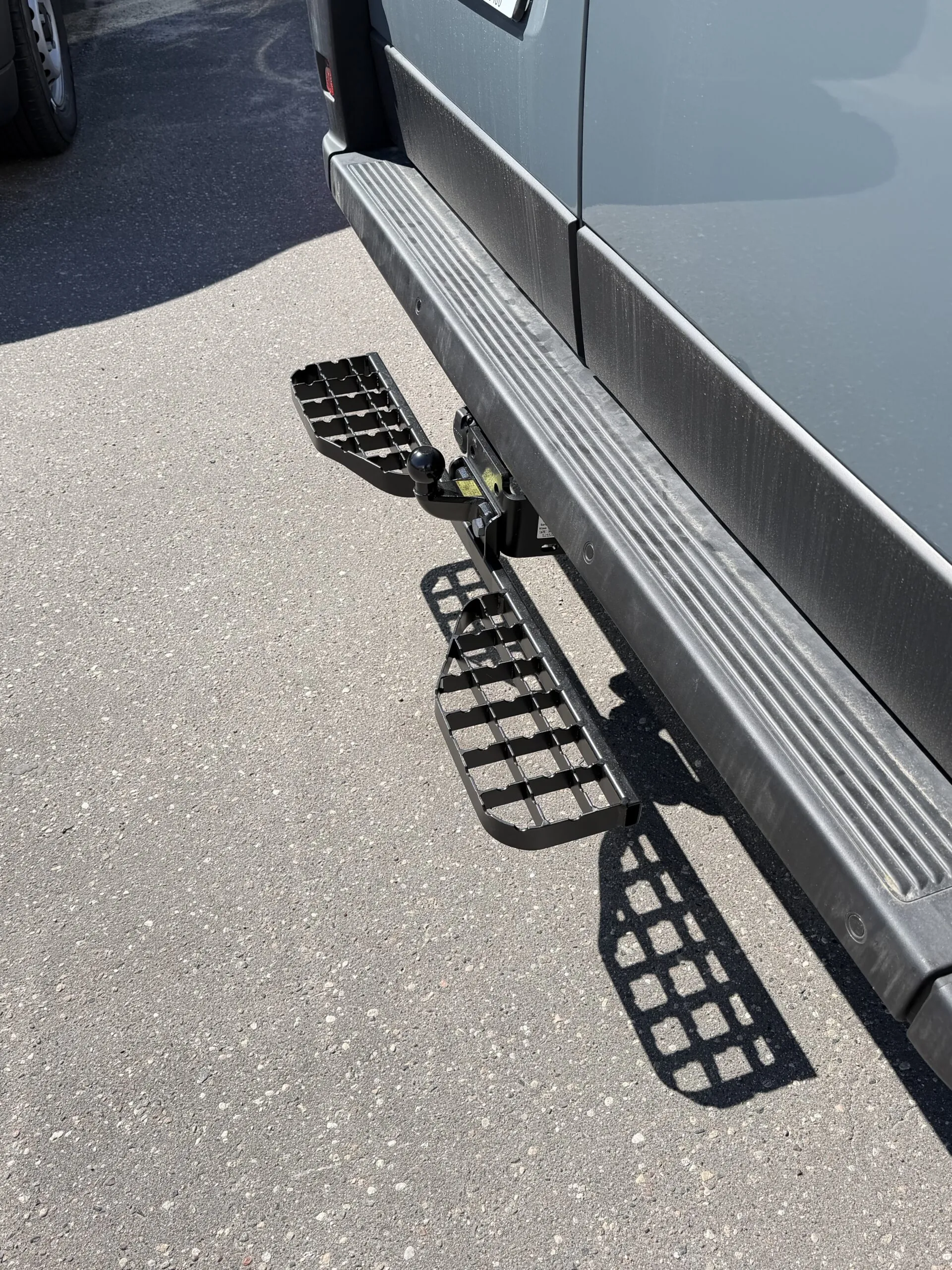 Double Tow Hitch Step M16 for Toyota Proace Max - Easy Access to Van and Camper - Image 4