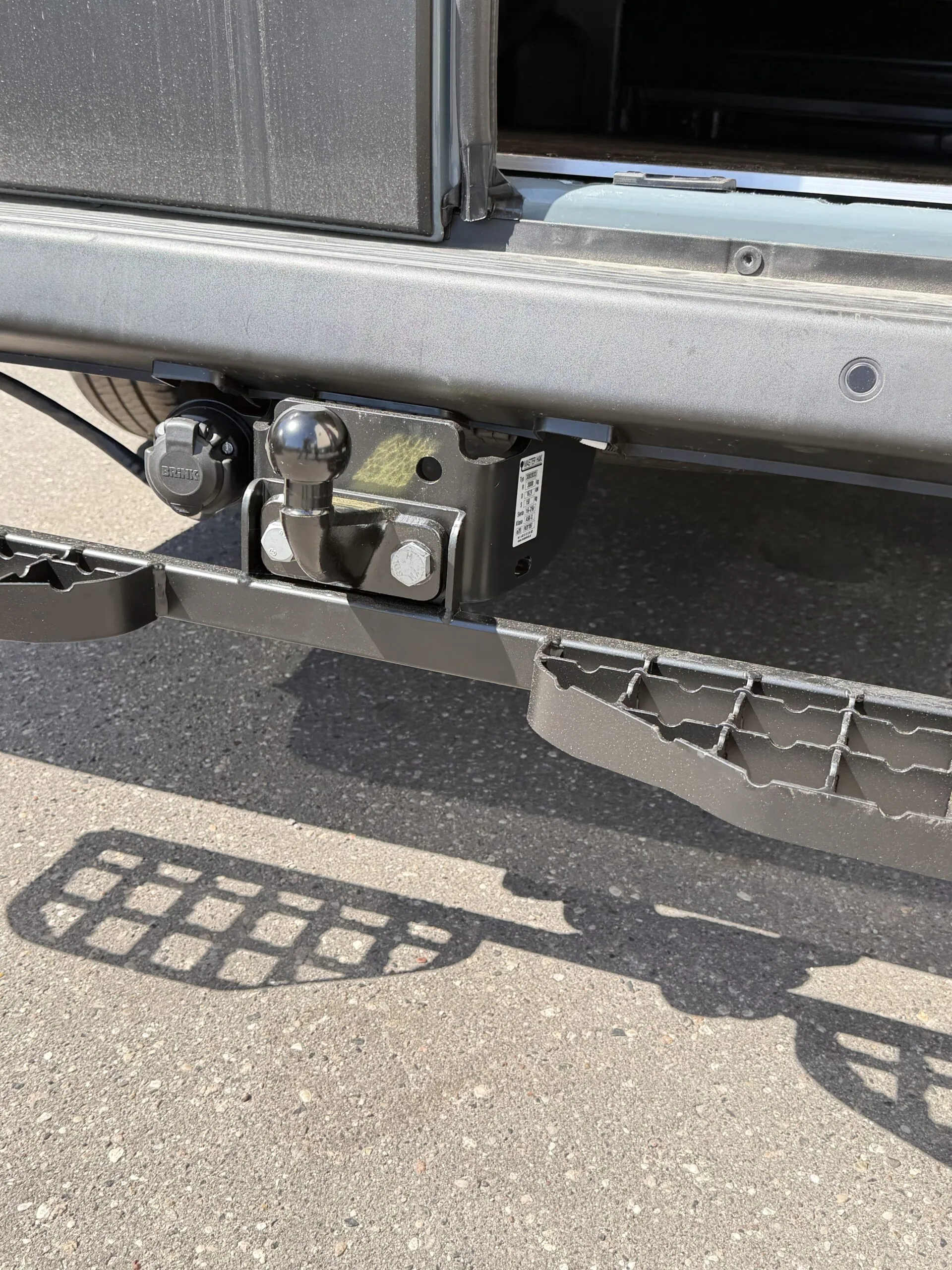 Double Tow Hitch Step M16 for Toyota Proace Max - Easy Access to Van and Camper - Image 10