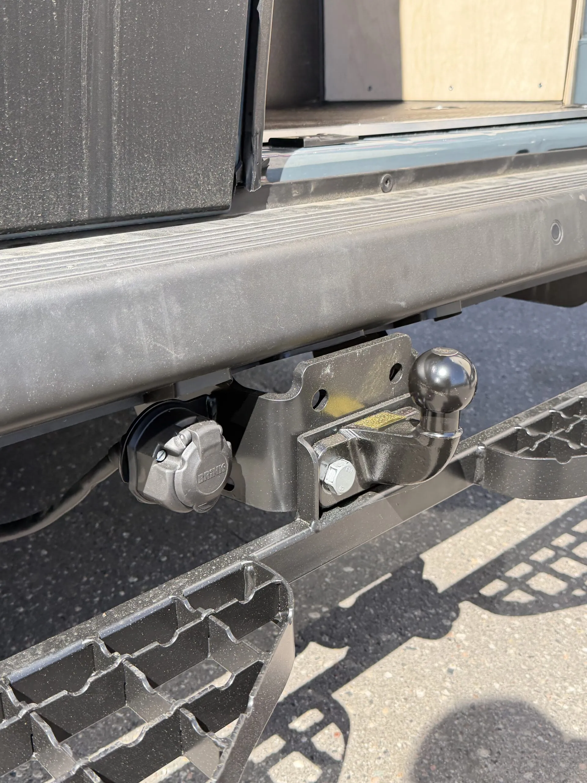 Double Tow Hitch Step M16 for Toyota Proace Max - Easy Access to Van and Camper - Image 11