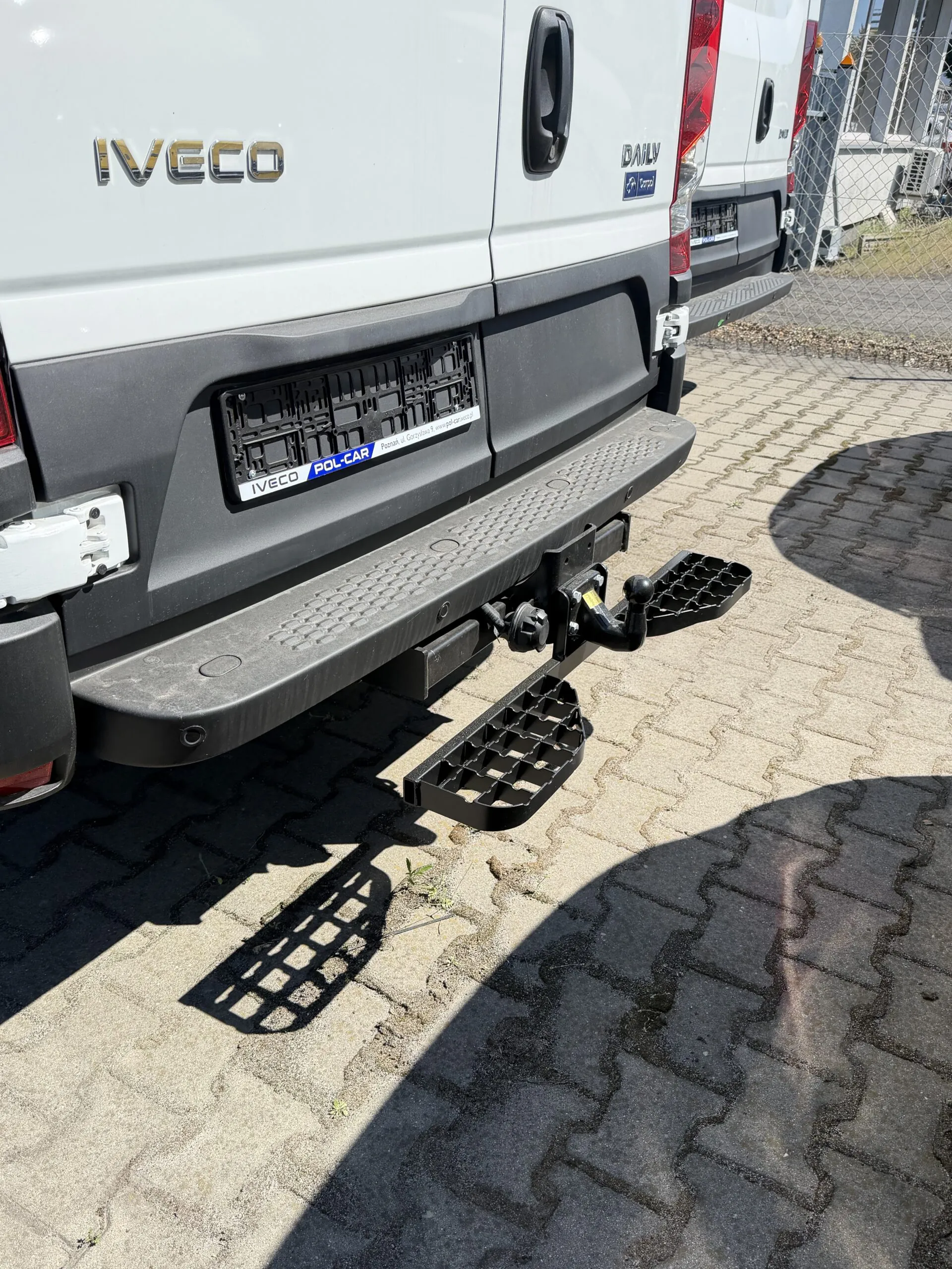 Double Rear Step for Iveco Daily (05/2014–) - Tow Hitch 4 Bolt M10, Bolt Pattern 83x56 mm - Image 3