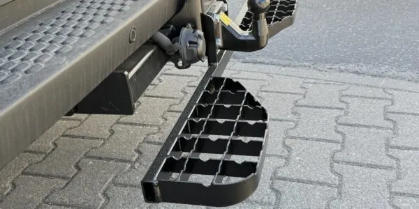 Double Rear Step for Iveco Daily (05/2014–) - Tow Hitch 4 Bolt M10, Bolt Pattern 83x56 mm