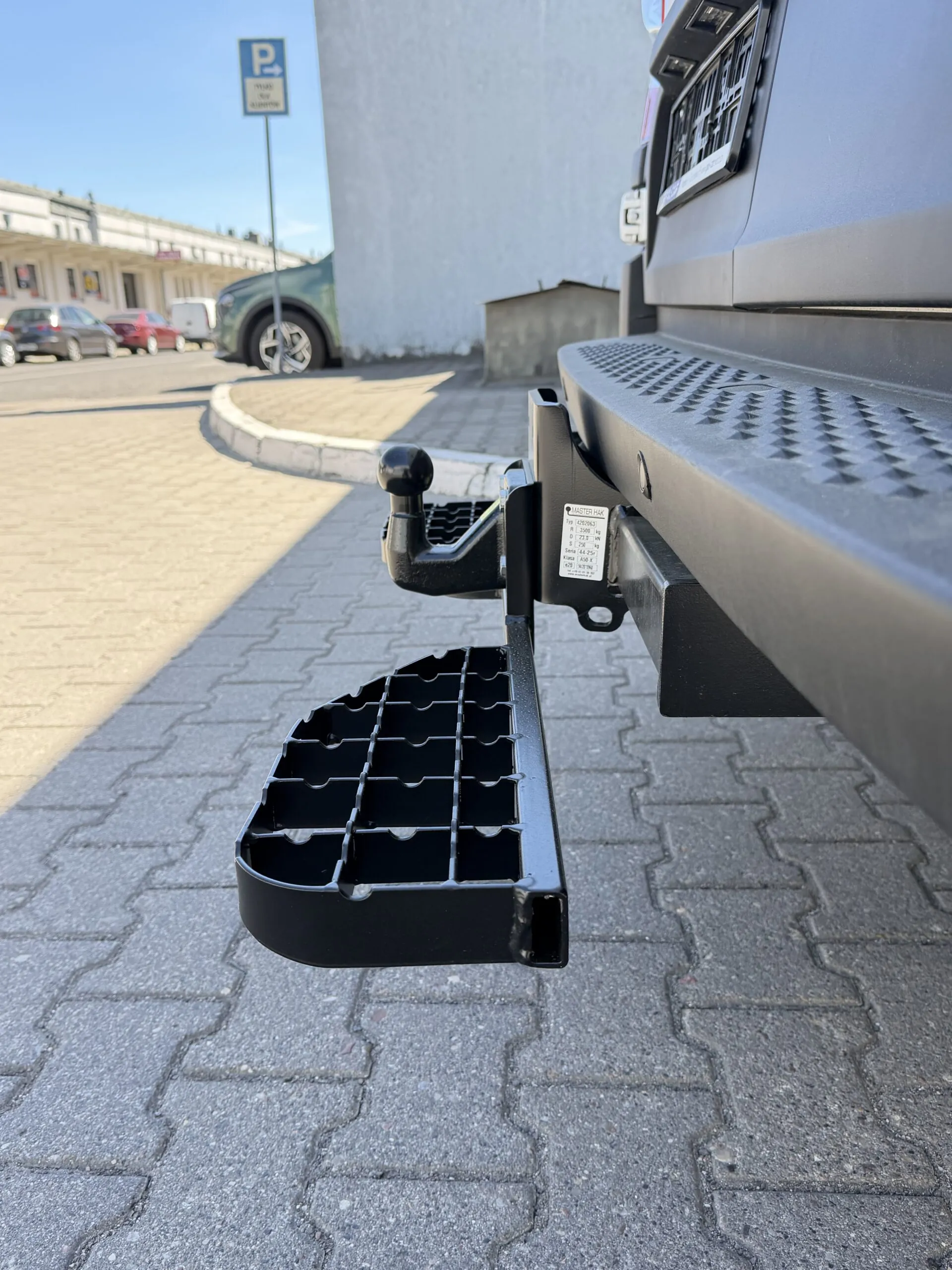 Double Rear Step for Iveco Daily (05/2014–) - Tow Hitch 4 Bolt M10, Bolt Pattern 83x56 mm - Image 11