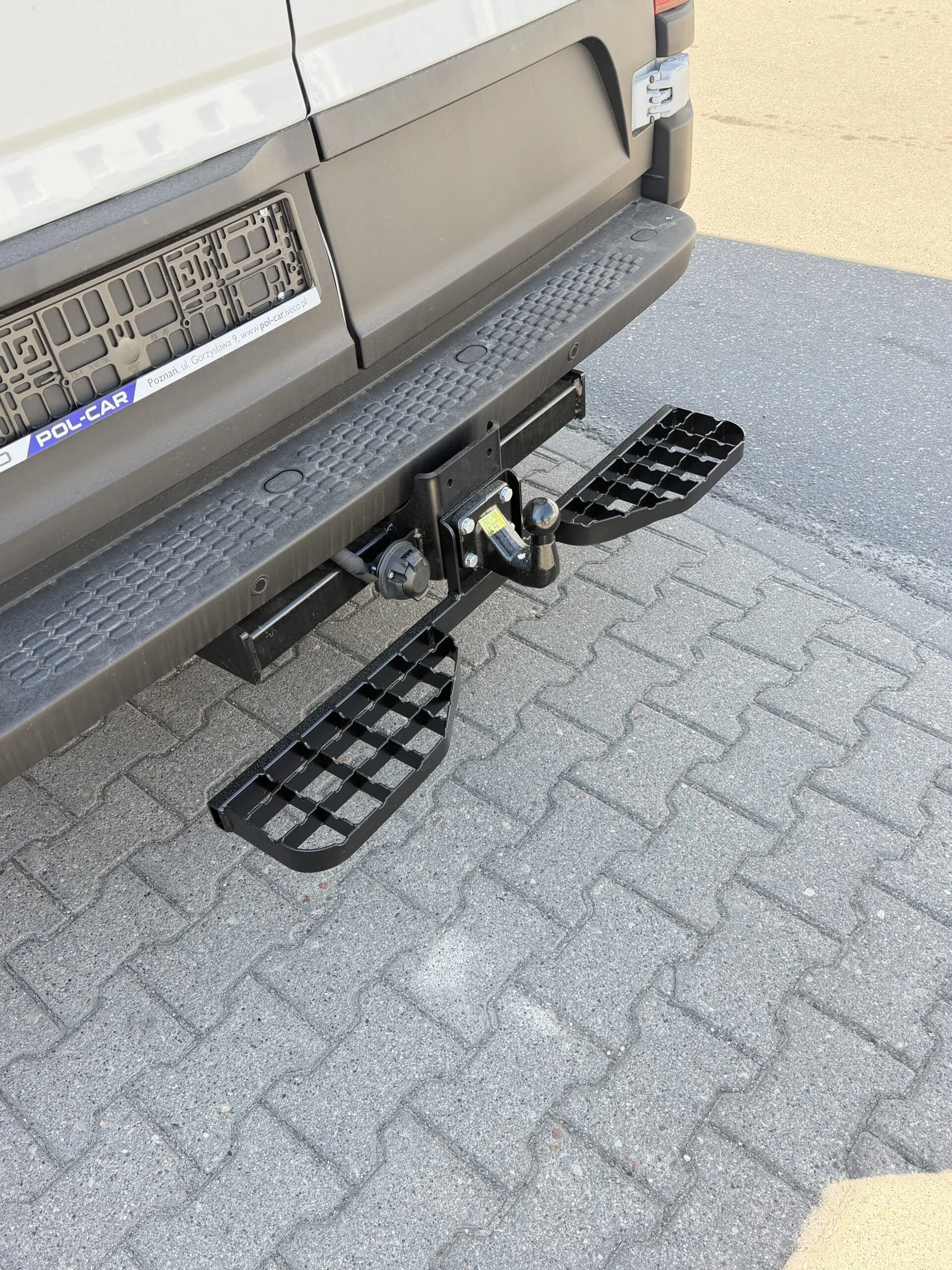 Double Rear Step for Iveco Daily (05/2014–) - Tow Hitch 4 Bolt M10, Bolt Pattern 83x56 mm - Image 13