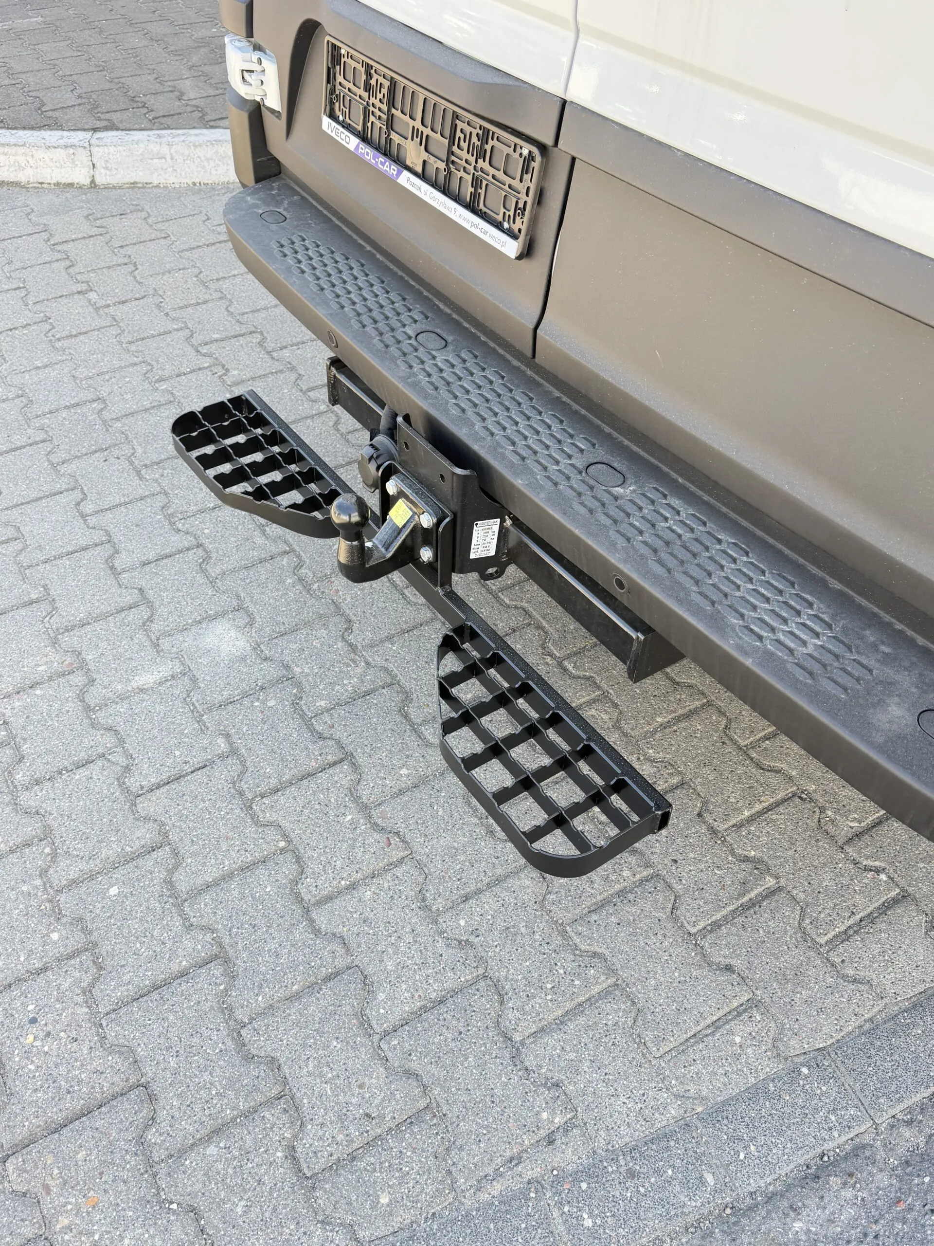 Double Rear Step for Iveco Daily (05/2014–) - Tow Hitch 4 Bolt M10, Bolt Pattern 83x56 mm - Image 2